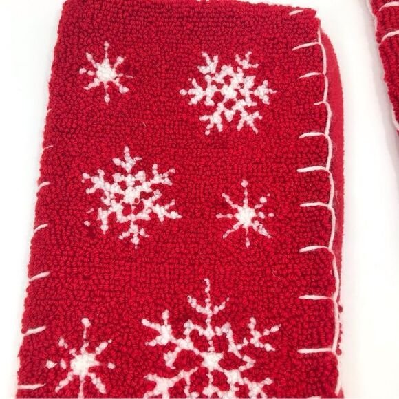 Queen West Red White Snowflake Loop Knit Fleece Stocking Set of 2 NEW - Picture 5 of 12